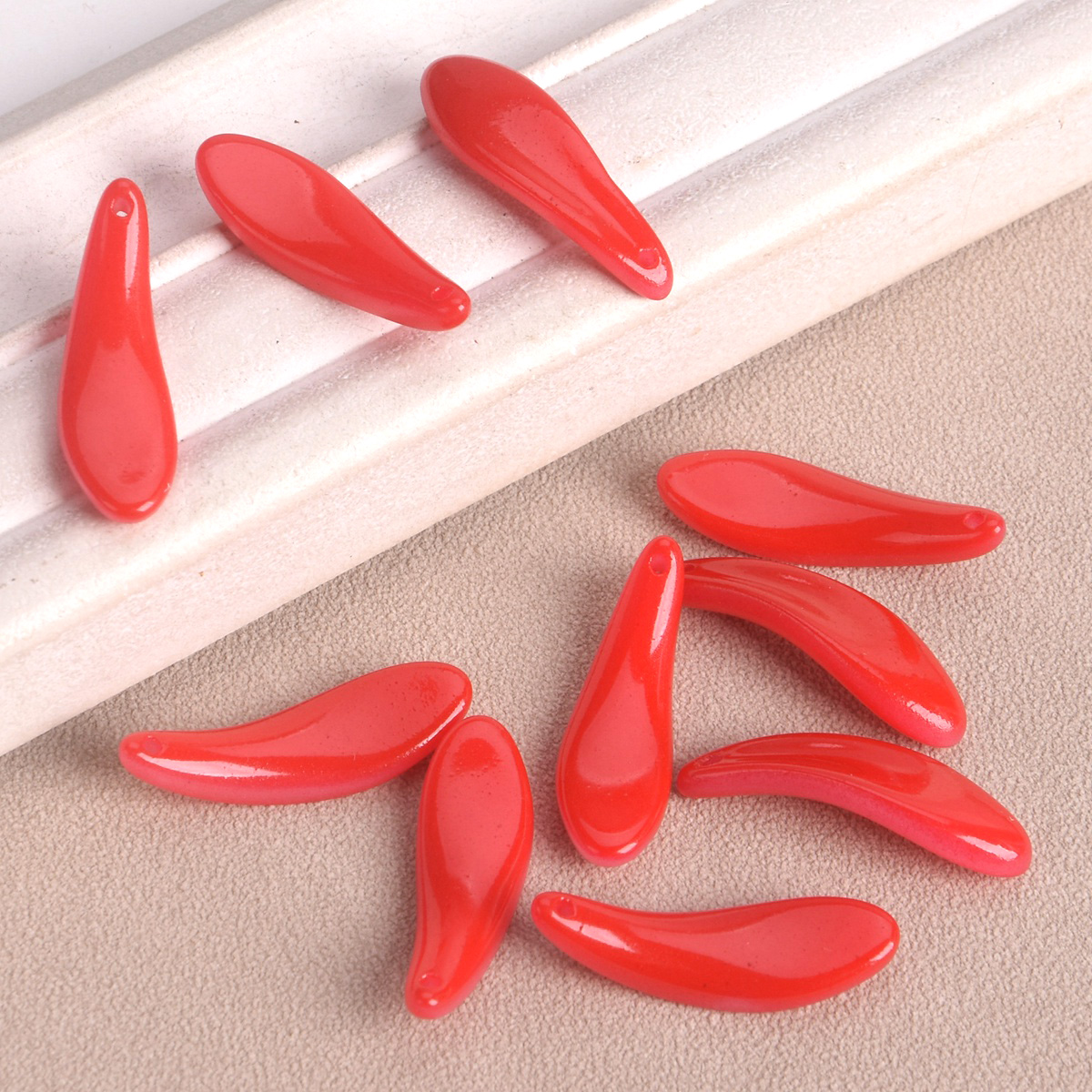 Long Petal Shape 10pcs 27x8mm  - Jewelry Making Drill recensione e prezzo
