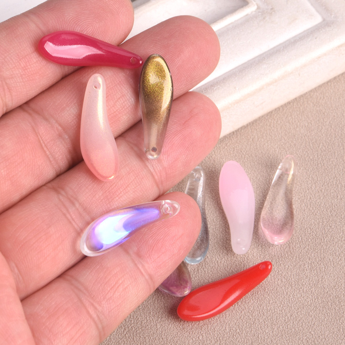 Long Petal Shape 10pcs 27x8mm  - Jewelry Making Drill recensione e prezzo